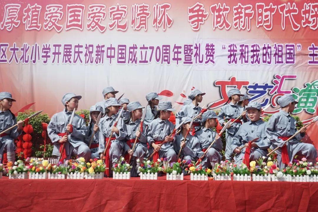 麻花褶特种绣花装饰工艺双针花式立股绣